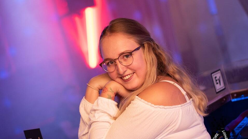Im 'The Sin' und im 'Never Loose' wurde an diesem Wochenende wieder ordentlich Party gemacht. Im 'The Sin' und im 'Never Loose' wurde an diesem Wochenende wieder ordentlich Party gemacht.