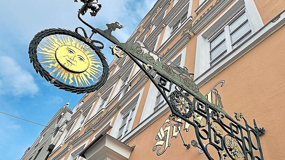 Der Hotelgasthof Goldene Sonne wird seit 102 Jahren von der Familie Baier gef&uuml;hrt. Nun wird erstmals in der Geschichte der Restaurantbereich verpachtet.