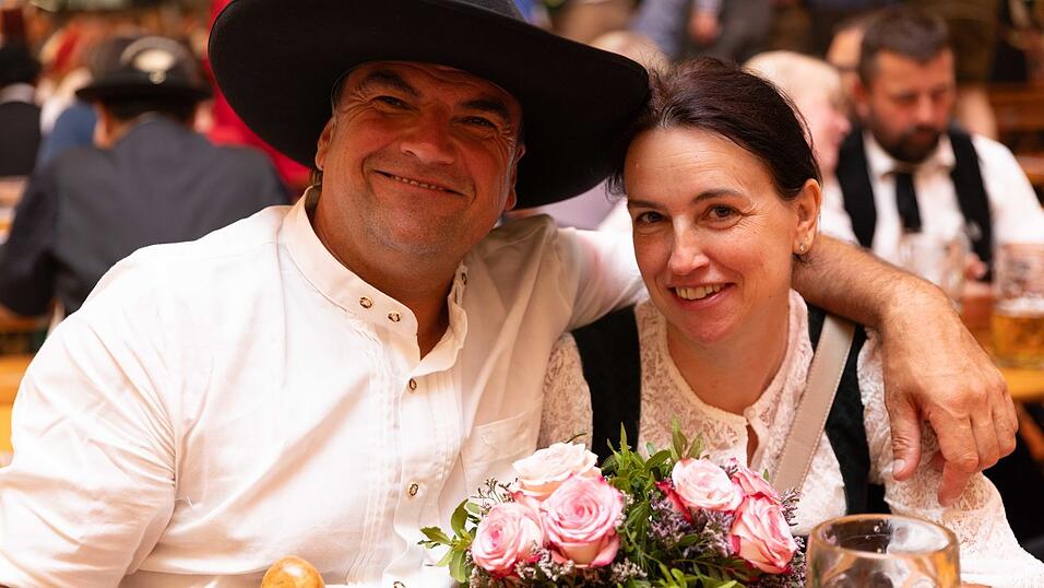 Die Partybilder vom Freitag, 7. August, aus dem Festzelt Greindl. Die Partybilder vom Freitag, 7. August, aus dem Festzelt Greindl.