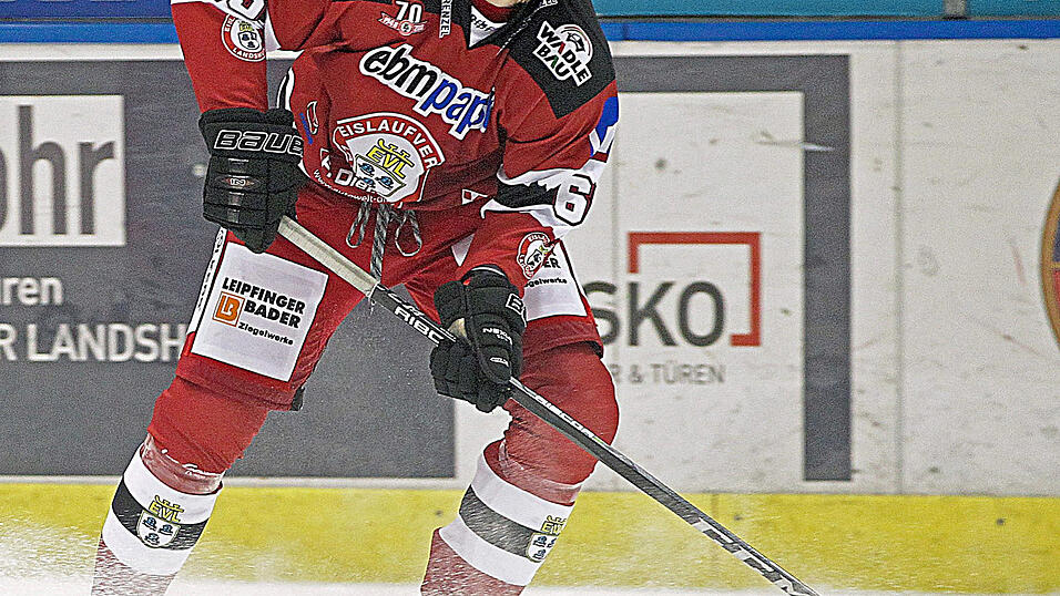 ER KANN WAS AM PUCK - das hat Neuzugang Tomas Plihal in den beiden Partien für den EV Landshut schon gezeigt. Am Wochenende stürmt der 35-jährige Tscheche wie schon zuletzt gegen den EC Peiting in Reihe eins an der Seite von Max Forster und Miloslav Horava. ER KANN WAS AM PUCK - das hat Neuzugang Tomas Plihal in den beiden Partien für den EV Landshut schon gezeigt. Am Wochenende stürmt der 35-jährige Tscheche wie schon zuletzt gegen den EC Peiting in Reihe eins an der Seite von Max Forster und Miloslav Horava.