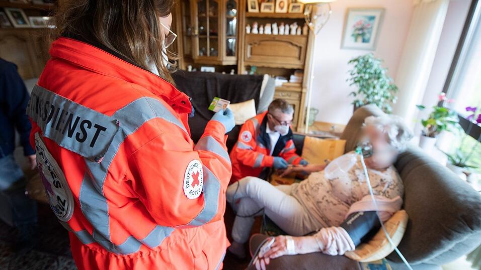 In Ostbayern k&ouml;nnten Schlaganfallpatienten bald deutlich l&auml;ngere Wege bis zur n&auml;chsten spezialisierten Versorgung in Kauf nehmen m&uuml;ssen. Eine geplante Reform gef&auml;hrdet die wohnortnahe Behandlung.