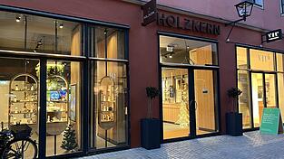 Die Holzkern-Filiale wurde in der Spiegelgasse eröffnet. Die Holzkern-Filiale wurde in der Spiegelgasse eröffnet.