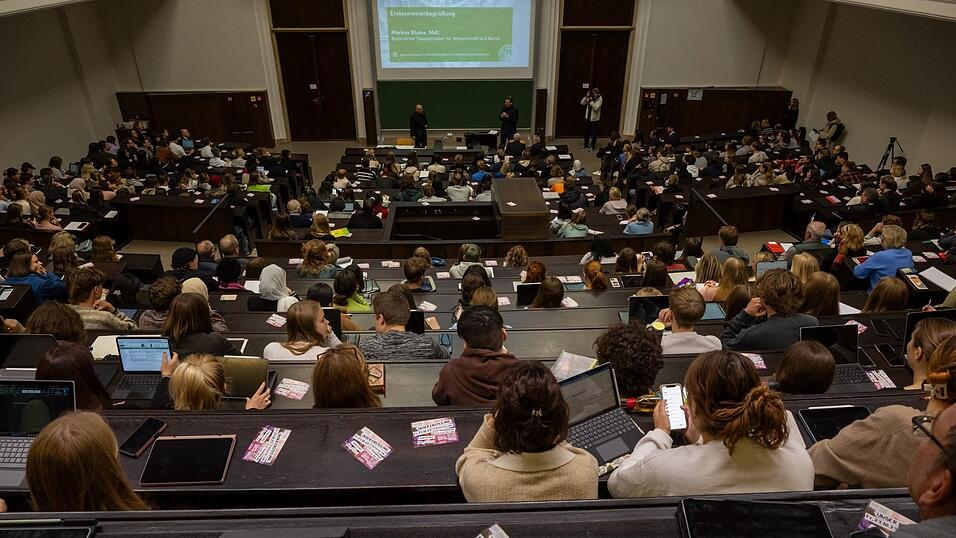 Die Exmatrikulation ist das sch&auml;rfste Schwert im Strafenkatalog der Hochschulen. Bisher unterscheiden sich an den Hochschulen in Bayern aber die Regelungen. Das soll sich &auml;ndern. (Symbolbild)