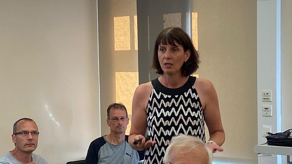 Kommunale W&auml;rmeplanung: Christina Albrecht (Bayernwerk Netz GmbH) gab im Stadtrat einen Bericht zum Sachstand.