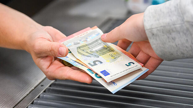 Die 78-J&auml;hrige war offenbar auf einen 'Love-Scam'-Betr&uuml;ger hereingefallen. (Symbolbild)