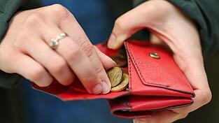 Das Leben in Deutschland ist seit dem russischen &Uuml;berfall auf die Ukraine deutlich teurer geworden. (Symbolbild)