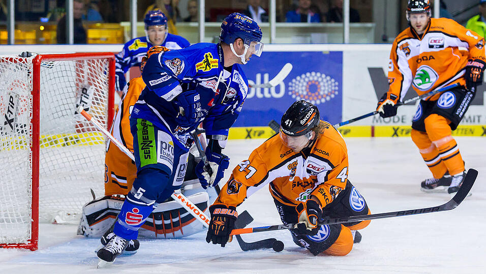 Die Tigers verlieren gegen Wolfsburg mit 2:4. Die Tigers verlieren gegen Wolfsburg mit 2:4.