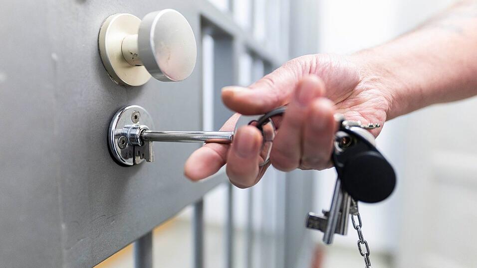 Der Suizid eines Jugendlichen in der JVA Ottweiler beschäftigt Justiz und Politik. (Symbolbild) Der Suizid eines Jugendlichen in der JVA Ottweiler beschäftigt Justiz und Politik. (Symbolbild)