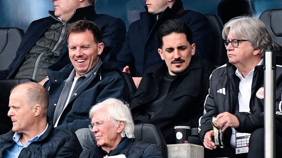 Bundestrainer Julian Nagelsmann (l) hat eine klare Aussage zu Manuel Neuer vermieden. Bundestrainer Julian Nagelsmann (l) hat eine klare Aussage zu Manuel Neuer vermieden.