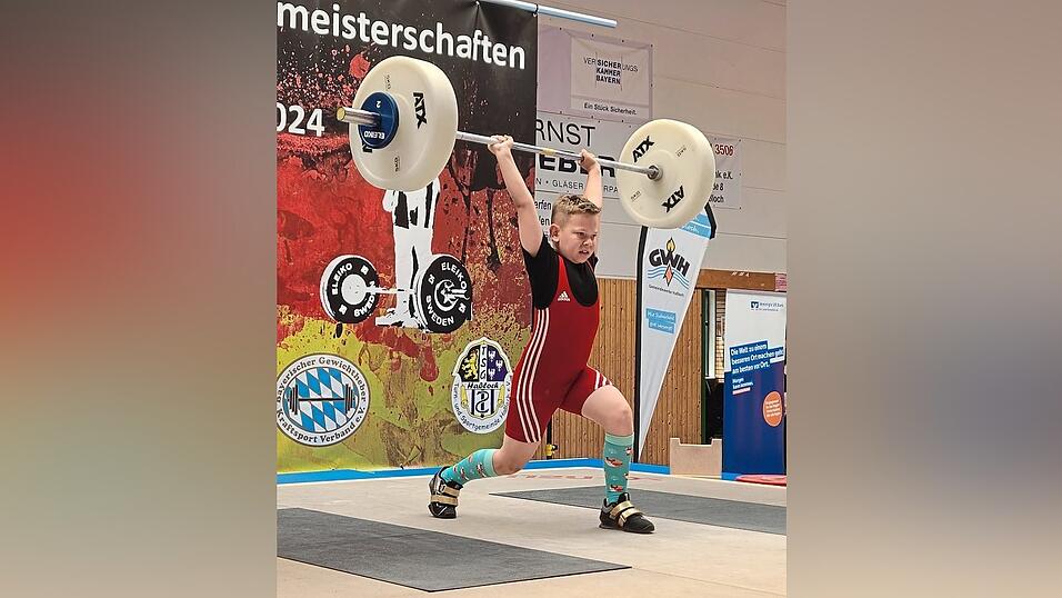 Stark: Theodor Kurze mit neuer Bestleistung im Sto&szlig;en.