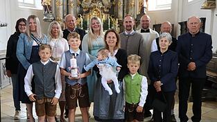 Die Taufgesellschaft in der Kötztinger Stadtpfarrkirche. Die Taufgesellschaft in der Kötztinger Stadtpfarrkirche.
