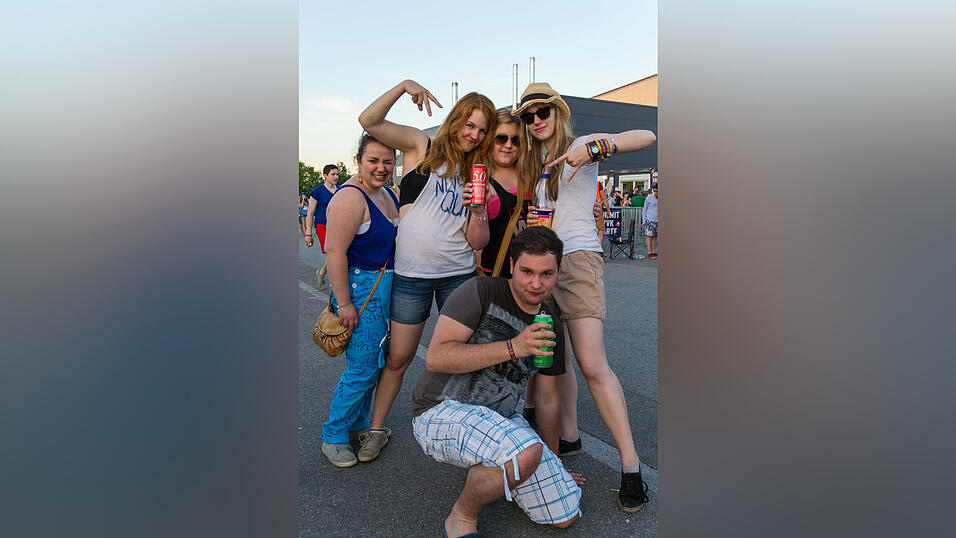 Ein Streifzug durch das Campinggelände: Trotz heißer Temperaturen sind die Festivalbesucher bestens gelaunt. (Foto: Susanne Raith) Ein Streifzug durch das Campinggelände: Trotz heißer Temperaturen sind die Festivalbesucher bestens gelaunt. (Foto: Susanne Raith)