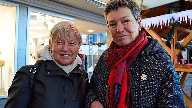Helena M&uuml;ller (links) und Ulrike Seibert: Die Enkel bekommen ihre W&uuml;nsche erf&uuml;llt.