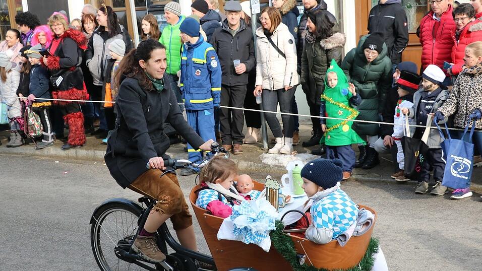Beim Bogener Faschingsumzug war einiges geboten.