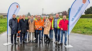 Die Beteiligten haben sich zur offiziellen Abnahme des Baugebiets getroffen. Die Beteiligten haben sich zur offiziellen Abnahme des Baugebiets getroffen.