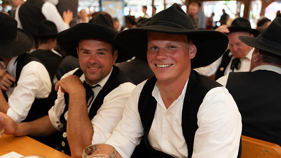 Die Partybilder vom Freitag, 11. August 2023, aus dem Festzelt Nothaft. Die Partybilder vom Freitag, 11. August 2023, aus dem Festzelt Nothaft.