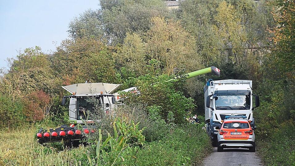 Einsatz auf dem Feld bei der Götz-Mühle. Einsatz auf dem Feld bei der Götz-Mühle.