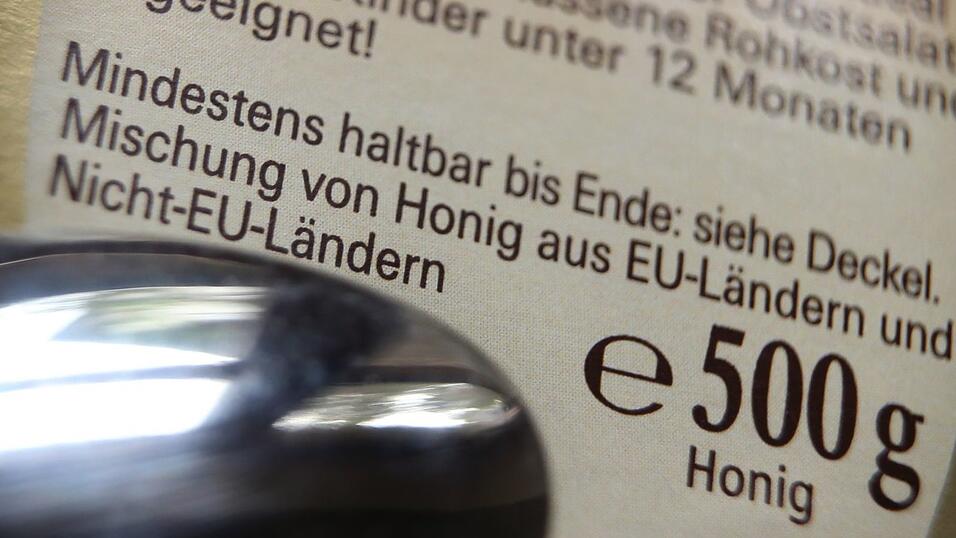Verbraucherschützer monieren vage Angaben zur Honig-Herkunft «aus EU-Ländern und Nicht-EU-Ländern». (Archivbild) Verbraucherschützer monieren vage Angaben zur Honig-Herkunft «aus EU-Ländern und Nicht-EU-Ländern». (Archivbild)