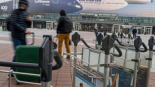 Wegen des festgefahrenen Tarifkonflikts bei Lufthansa fallen wieder hunderte Fl&uuml;ge aus.