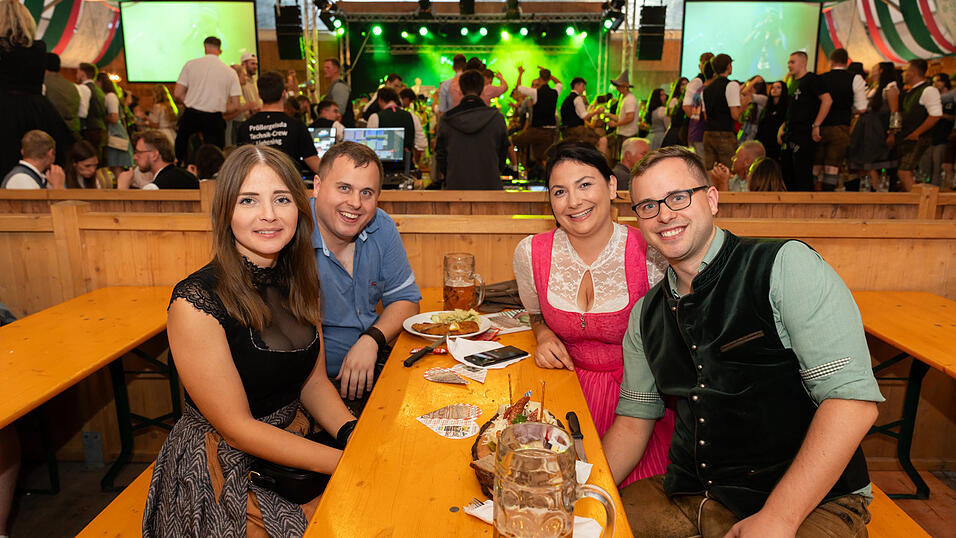 Die Partybilder vom Montag, 19. August, aus dem Festzelt Weckmann. Die Partybilder vom Montag, 19. August, aus dem Festzelt Weckmann.