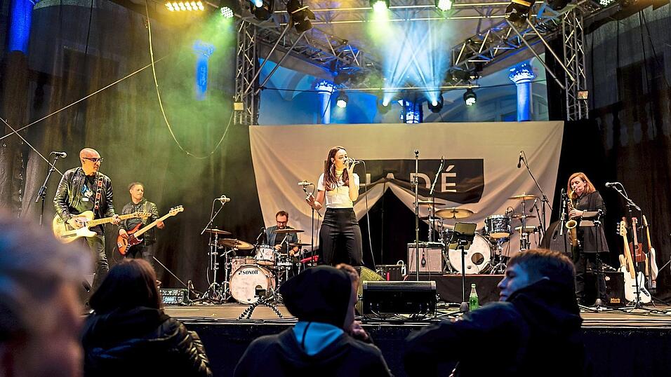 Wenig Lampenfieber und sehr viel Spa&szlig;. So war der erste Auftritt f&uuml;r Carina in Regensburg.