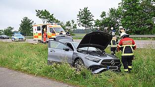 Den Sachschaden am Mercedes schätzt die Polizei auf circa 7.500 Euro.