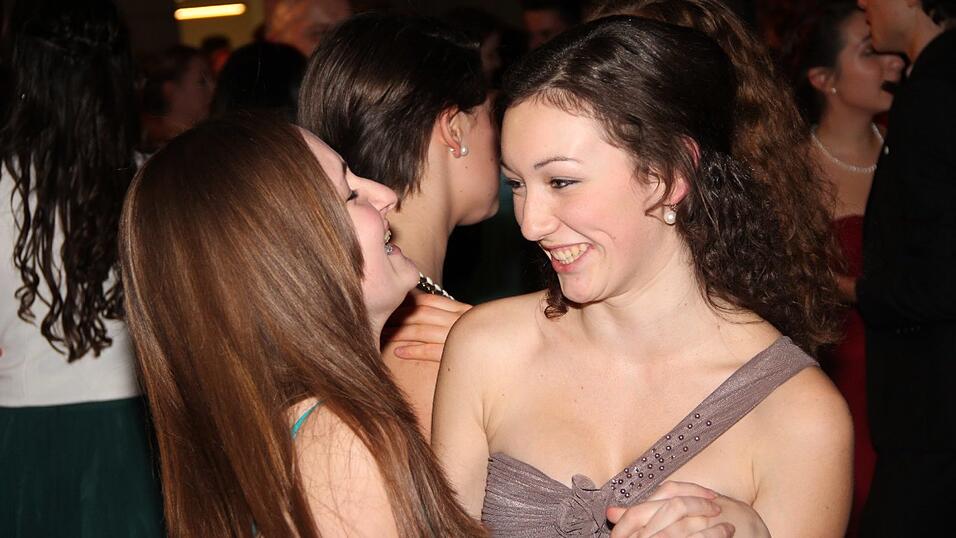 Die Bilder vom Abschlussball der Tanzschule Seidel in der Fraunhofer-Halle am 28. November. Die Bilder vom Abschlussball der Tanzschule Seidel in der Fraunhofer-Halle am 28. November.