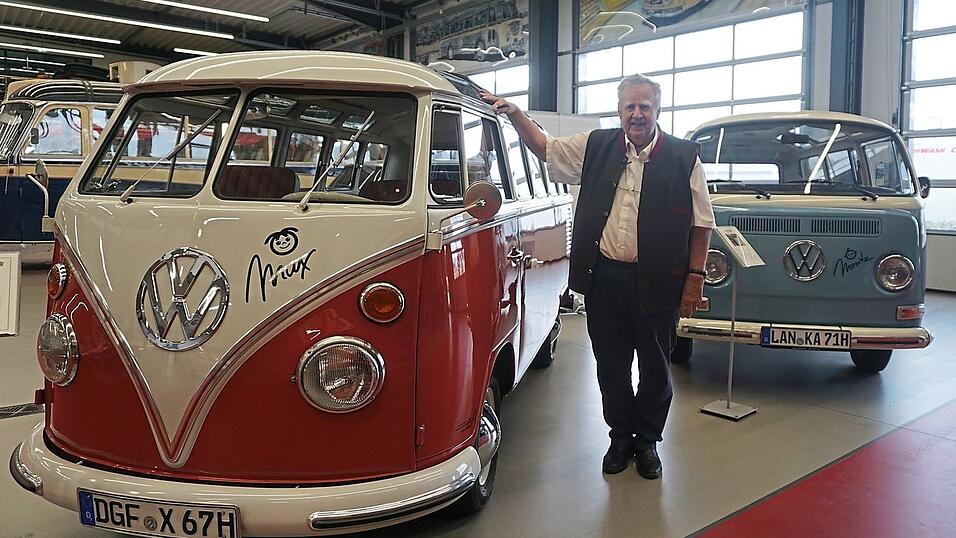 Den VW T1 'Max' (links) hatte Konrad Auwärter bereits in seiner Sammlung, neu im Automobilpark ist das Nachfolgemodell VW T2. Es wurde auf einem Schrottplatz gefunden und restauriert. In der Version, die in Pilsting steht, wurden nur neun Fahrzeuge gebaut. Den VW T1 'Max' (links) hatte Konrad Auwärter bereits in seiner Sammlung, neu im Automobilpark ist das Nachfolgemodell VW T2. Es wurde auf einem Schrottplatz gefunden und restauriert. In der Version, die in Pilsting steht, wurden nur neun Fahrzeuge gebaut.