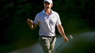 Rory McIlroy steht beim Masters in August nach einer sensationellen Runde vor der Titelverteidigung.