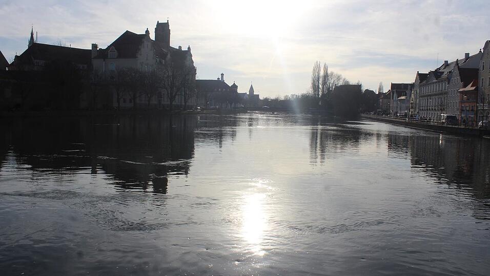 Bei Sonnenschein macht ein Stadtspaziergang gleich noch viel mehr Spaß. Bei Sonnenschein macht ein Stadtspaziergang gleich noch viel mehr Spaß.