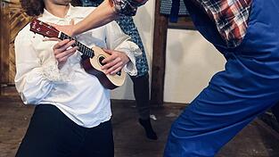 Mit vollem Einsatz wird geprobt. Mit vollem Einsatz wird geprobt.