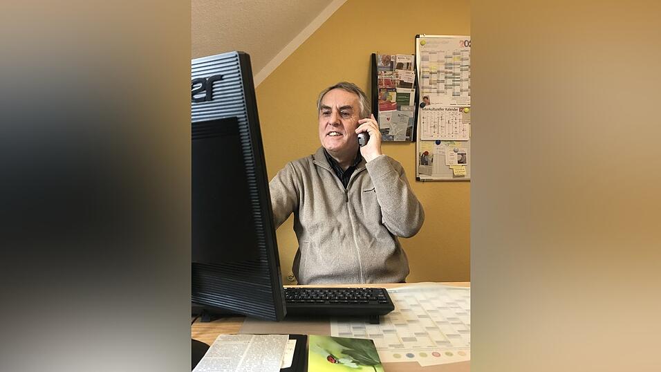 Martin Schaller ist Mitarbeiter des Freiwilligen Zentrums und Integrationslotse. Wer sich engagieren möchte, erreicht ihn unter Telefon 09421/989636. Martin Schaller ist Mitarbeiter des Freiwilligen Zentrums und Integrationslotse. Wer sich engagieren möchte, erreicht ihn unter Telefon 09421/989636.