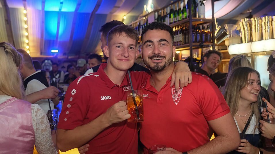 Die Partybilder vom Dienstag, 15. August 2023, aus dem Festzelt Wenisch. Die Partybilder vom Dienstag, 15. August 2023, aus dem Festzelt Wenisch.