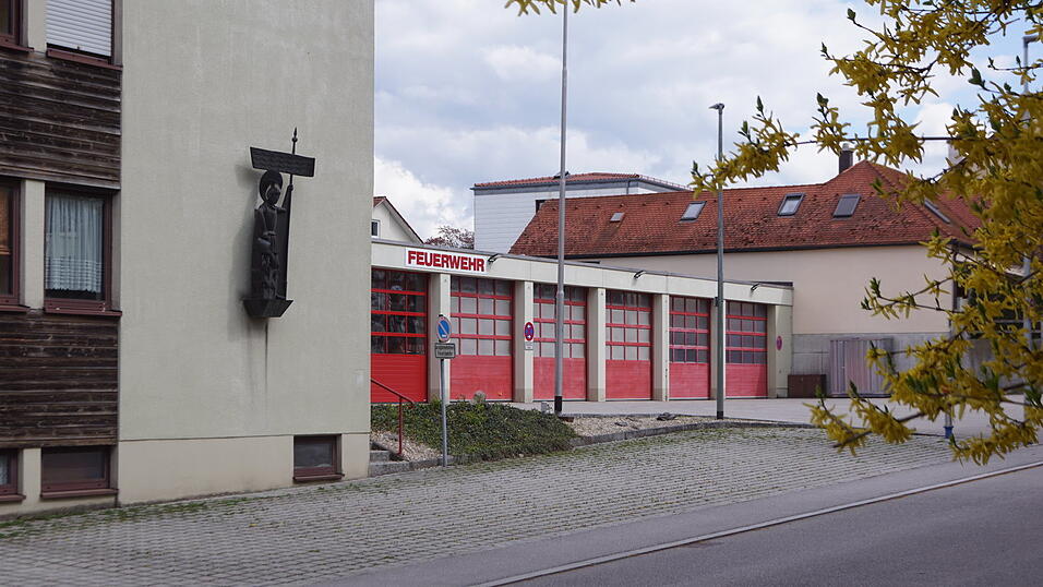 Das Vilsbiburger Feuerwehrhaus befindet sich an der Pfr&uuml;ndestra&szlig;e.