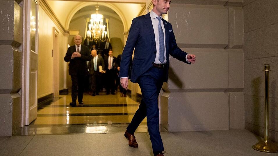Stephen Miller gilt als einer der wichtigsten Spindoktoren für Trumps Strategie. (Archivbild) Stephen Miller gilt als einer der wichtigsten Spindoktoren für Trumps Strategie. (Archivbild)