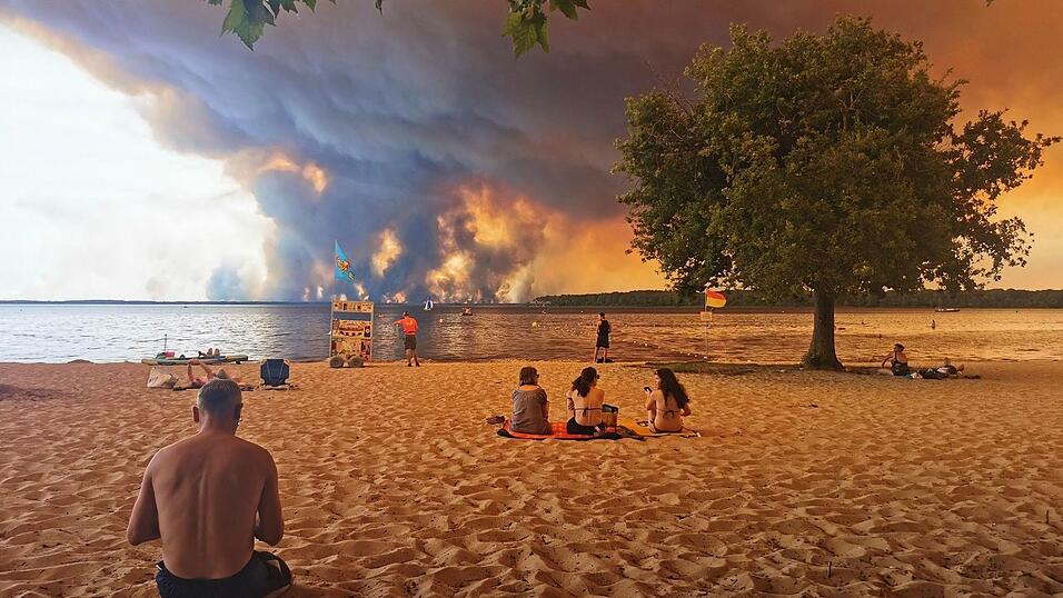 Noch ist der beliebte Urlaubsort Lacanau nicht direkt von dem Waldbrand bedroht.