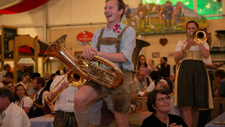 Die Partybilder von Sonntag, 21. August 2022, aus dem Festzelt Greindl.