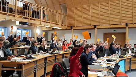 Viele neue Gesichter wird es ab Mai 2026 im Landshuter Stadtrat geben.