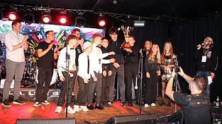 Erstklassig: Die Band „First Class“ gewinnt den Bandcontest des Kreisjugendrings Cham. Erstklassig: Die Band „First Class“ gewinnt den Bandcontest des Kreisjugendrings Cham.