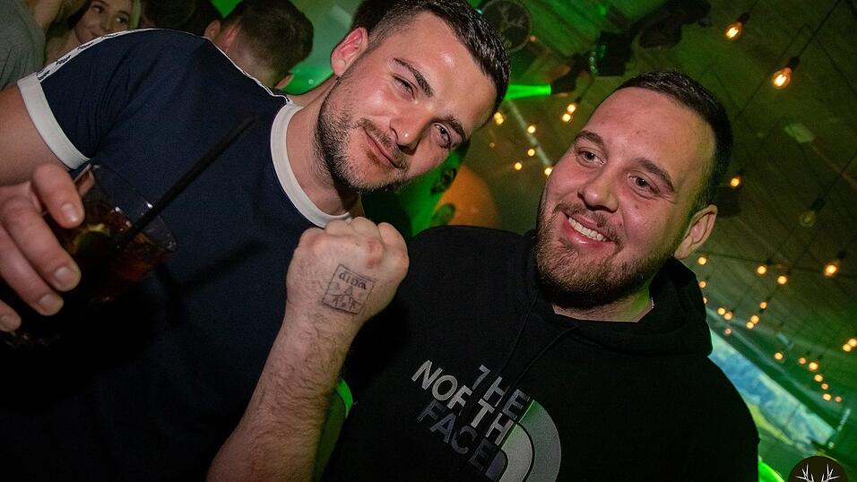 Die Stimmung bei den Partygängern am Samstagabend war prächtig. Die Stimmung bei den Partygängern am Samstagabend war prächtig.