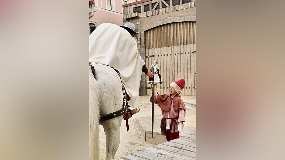 Eindr&uuml;cke von der Gruppe 'blau', die am Freitagabend die Drachenstich-Premiere gespielt hat.