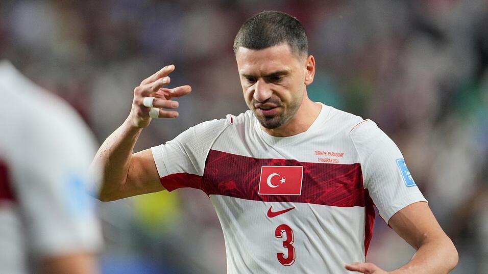 Merih Demiral ärgert sich. Merih Demiral ärgert sich.