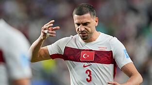 Merih Demiral ärgert sich. Merih Demiral ärgert sich.