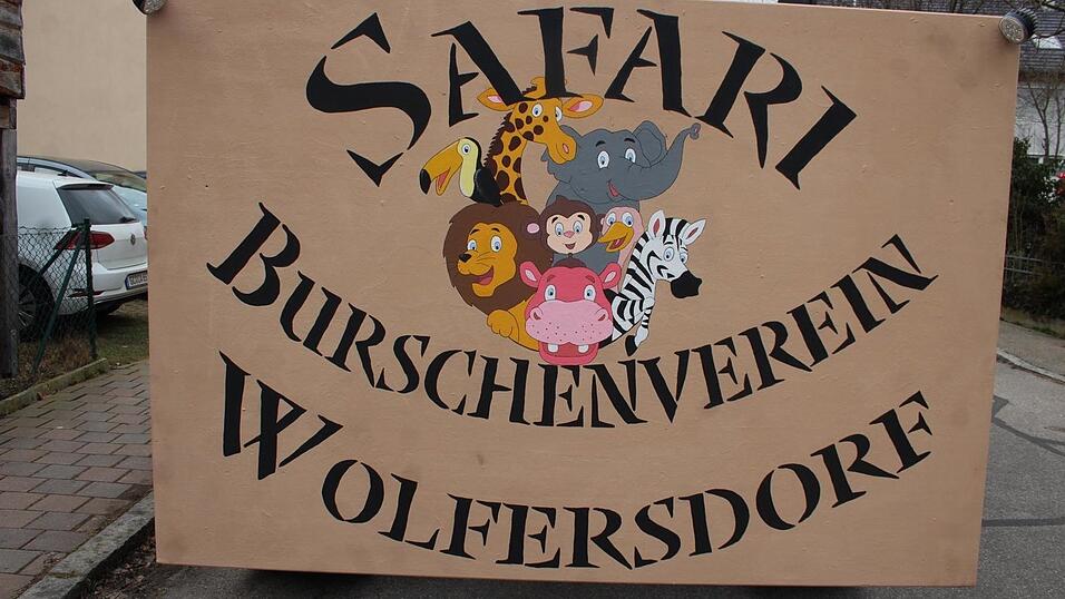 Viele Faschings-Fans haben sich am Samstag den Umzug in Langenbach angesehen. Viele Faschings-Fans haben sich am Samstag den Umzug in Langenbach angesehen.