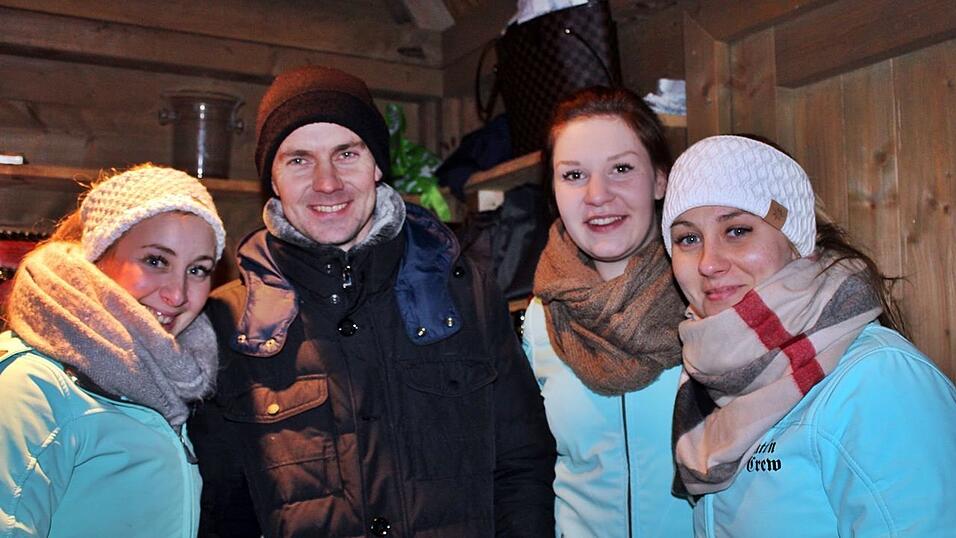 Der Christkindlmarkt und die Weihnachtspyramide geh&ouml;ren in der Adventszeit zu den beliebtesten Treffpunkten in Landshut.