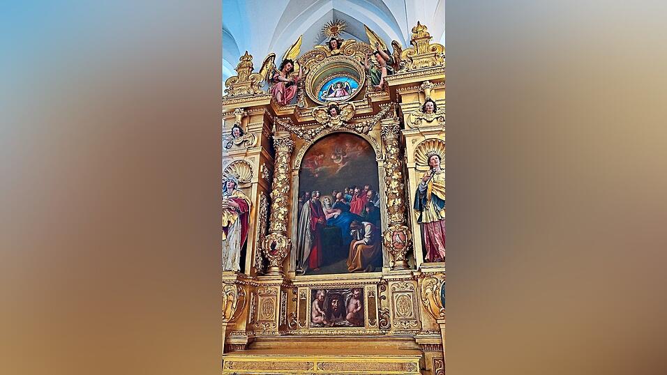 Im Dom flankieren Elisabeth (l.) und Apollonia einen Seitenaltar.