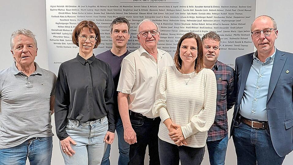 Die neu gewählte Vorstandschaft mit Josef Alt (v. l.), Doris Reich, Robert Kellner, Xaver Sußbauer, Judith Wallner, Andreas Aigner und Bürgermeister Martin Hiergeist Die neu gewählte Vorstandschaft mit Josef Alt (v. l.), Doris Reich, Robert Kellner, Xaver Sußbauer, Judith Wallner, Andreas Aigner und Bürgermeister Martin Hiergeist