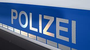 Die Fahrbahn war f&uuml;r die Dauer der Unfallaufnahme gesperrt. (Symbolbild)
