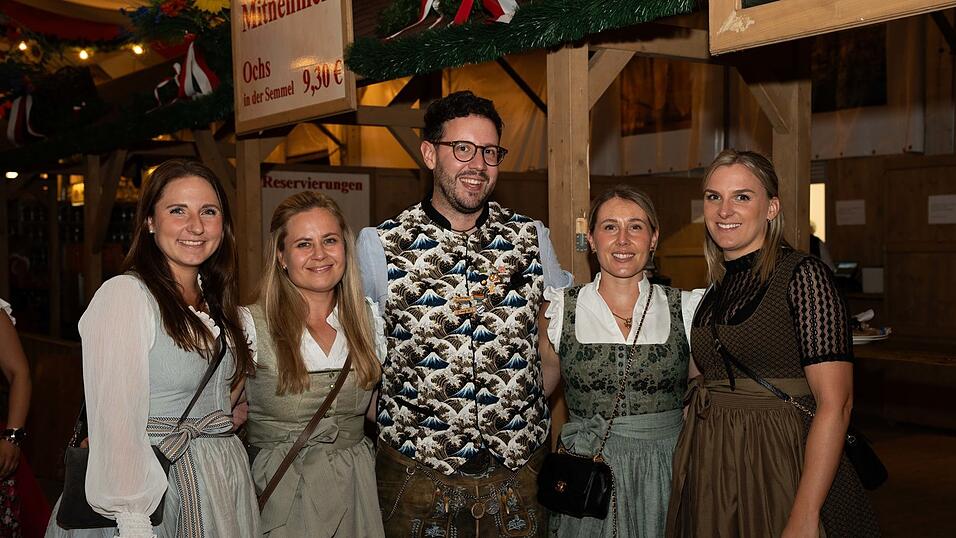 Die Partybilder vom Mittwoch, 12. August, aus dem Festzelt Greindl. Die Partybilder vom Mittwoch, 12. August, aus dem Festzelt Greindl.