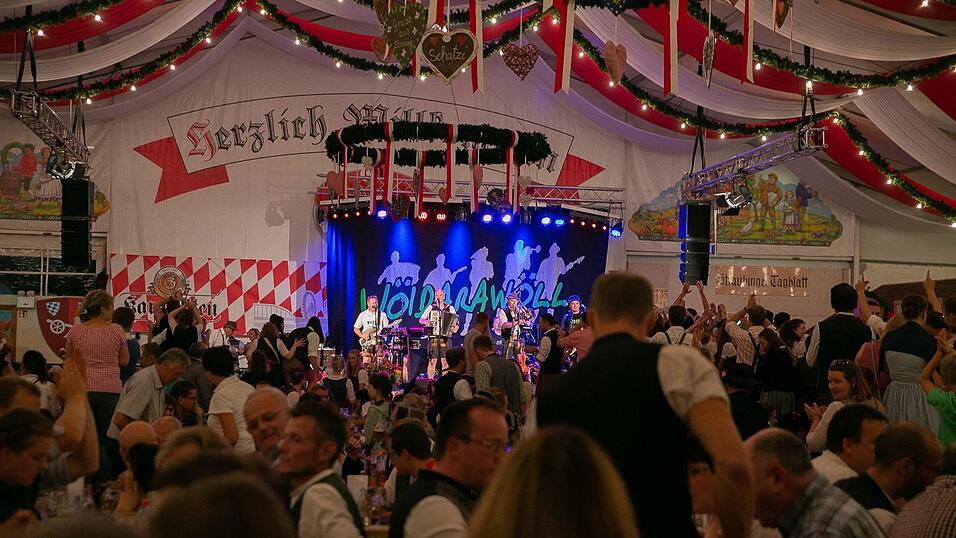Die Partybilder vom Freitag, 12. August 2022, aus dem Festzelt Greindl.